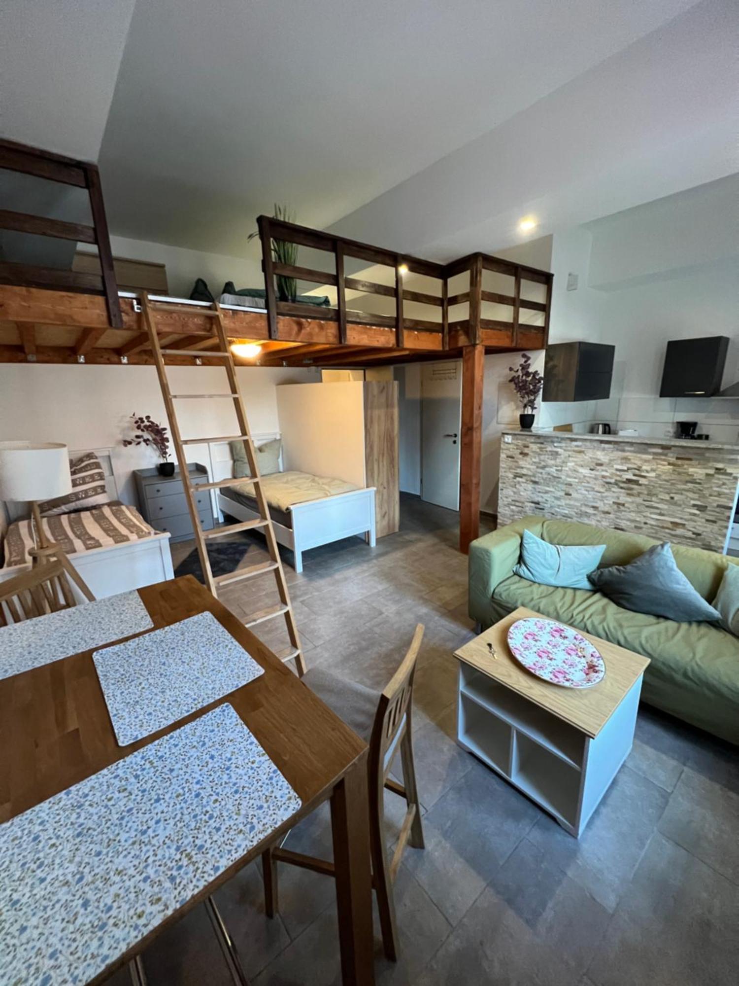 Viersen Schoene Apartments Am Duelkener Bahnhof Экстерьер фото